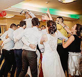 foto - DJ dla CIEBIE! - wesele - zorba - zabawa weselna dla panw przed oczepinami weselnymi 